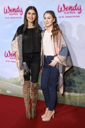 Ana Lisa Kohler und Kassandra TypischKassii bei der Premiere des Kinofilms Wendy - Der Film im Cinedom. Köln, 15.01.2017 Foto:xC.xHardtx xFuturexImage