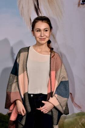 Die Youtuberin Kassandra TypischKassii posieren am 15.01.2017 in Köln auf dem roten Teppich bei der Premiere des Films Wendy der Film im Kölner Cinedom.