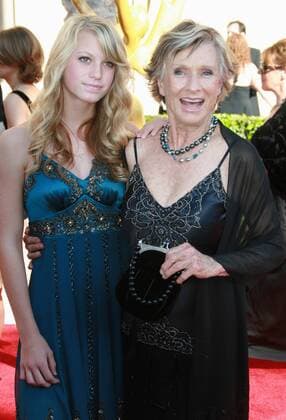 Aug 19, 2006; Los Angeles, CA, USA; CLORIS LEACHMAN & Grand daughter at the 2006 Primetime Creative Arts Emmy Awards held at the Shrine Auditorium. Mandatory - ZUMAw38_ 20060819_zzh_w38_498