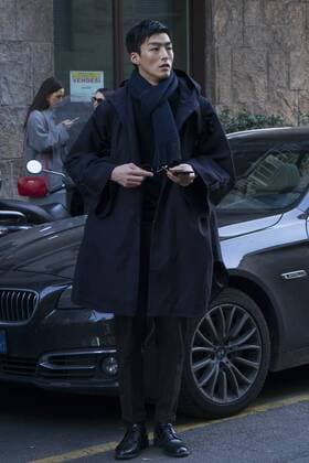 Milan, Italy - A guest during Milan Men s Fashion Week Fall Winter 2017 18 on January 15, 2017 in Milan, Italy. Milan Italy  - ZUMAn230 20170116_zaa_n230_173