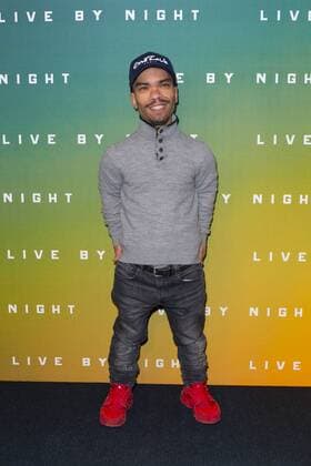 Anouar Toubali CELEBRITES : Photo call du film LIVE BY NIGHT - Paris - 16 01 2017 StephenCaillet Panoramic 