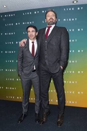 Chris Messina - Ben Affleck CELEBRITES : Photo call du film LIVE BY NIGHT - Paris - 16 01 2017 StephenCaillet Panoramic 