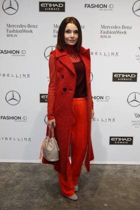 Nadine Warmuth - Ankunft zur Dorothee Schumacher Fashion-Show im Rahmen der Mercedes-Benz Fashion Week Berlin Spring Summer 2017 Collections im Kaufhaus Jandorf in Berlin am 17.01.2017. Mercedes-Benz Fashion Week Berlin Spring Summer 2017 Collections