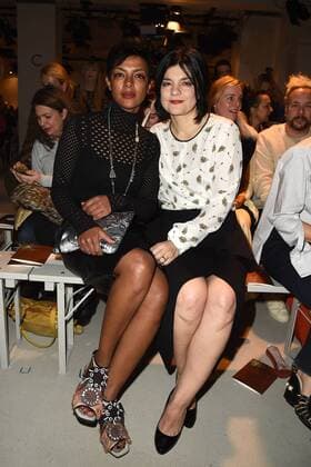 Dennenesch Zoude und Jasmin Tabatabai bei der Dorothee Schumacher Modenschau am 17.01.2017 im Rahmen der Mercedes-Benz Fashion Week Herbst Winter 2017 in Berlin MBFW Fashionweek 2017 Januar in Berlin- Dorothee Schumacher Fashionshow 