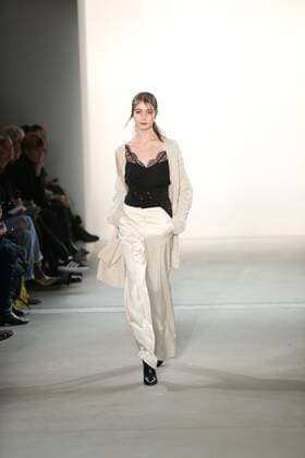 Berlin: Dorothee Schumacher at the Fashion Week Dorothee Schumacher showcases its latest Autumn Winter 2017 Collections in the Kaufhaus Jandorf in the Brunnenstrasse in Berlin-Mitte during the Mercedes-Benz Fashion Week Berlin Autumn Winter 2017 Collections. The photo shows models with the Dorothee Schumacher collection on the catwalk.  SimonexKuhlmey