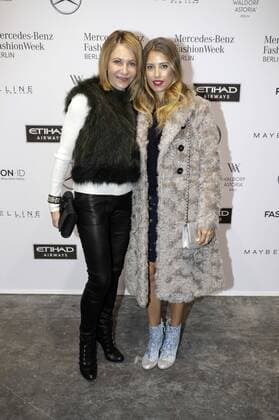 Kimberly Marteau Emerson und Cathy Hummels bei der Dorothee Schumacher Fashion Show auf der Mercedes-Benz Fashion Week Berlin Autumn Winter 2017. Berlin, 17.01.2017 Foto:xS.xGabschx xFuturexImage