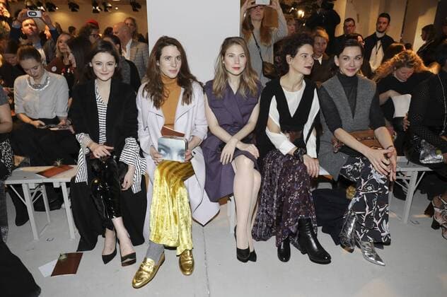 Lea van Acken, Julia Malik, Nora von Waldstätten, Bibiana Beglau und Christiane Paul bei der Dorothee Schumacher Fashion Show auf der Mercedes-Benz Fashion Week Berlin Autumn Winter 2017. Berlin, 17.01.2017 Foto:xS.xGabschx xFuturexImage
