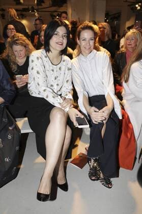 Jasmin Tabatabai und Alexandra Neldel bei der Dorothee Schumacher Fashion Show auf der Mercedes-Benz Fashion Week Berlin Autumn Winter 2017. Berlin, 17.01.2017 Foto:xS.xGabschx xFuturexImage