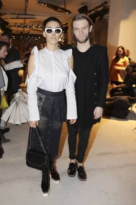 Alina Süggeler und Andi Weizel von Frida Gold bei der Dorothee Schumacher Fashion Show auf der Mercedes-Benz Fashion Week Berlin Autumn Winter 2017. Berlin, 17.01.2017 Foto:xS.xGabschx xFuturexImage
