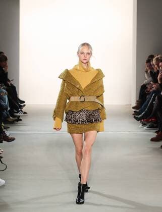 (170117) -- BERLIN, Jan. 17, 2017 -- A model displays a creation of German disigner Dorothee Schumacher during the Berlin Fashion Week in Berlin, Germany, on Jan. 17, 2017. ) (wtc) GERMANY-BERLIN-FASHION WEEK-DOROTHEE SCHUMACHER ShanxYuqi 