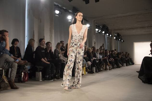 Model bei der Holy Ghost Fashion Show auf der Mercedes-Benz Fashion Week Berlin Autumn Winter 2017. Berlin, 17.01.2017 Foto:xF.xKernx xFuturexImage