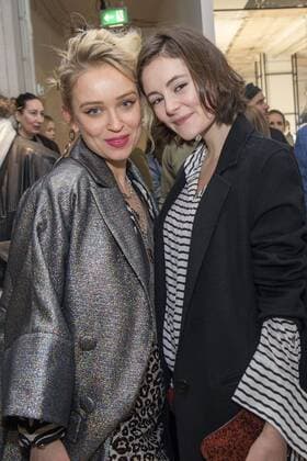 Caro Cult und Lea von Acken bei der Dorothee Schumacher Fashion Show auf der Mercedes-Benz Fashion Week Berlin Autumn Winter 2017. Berlin, 17.01.2017 Foto:xK.xWernerx xFuturexImage