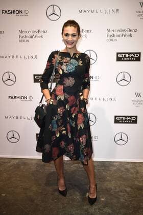 Fiona Erdmann bei der Ankunft zur Lena Hoschek Modenschau am 17.01.2017 im Rahmen der Mercedes-Benz Fashion Week Herbst Winter 2017 in Berlin MBFW Fashionweek 2017 Januar in Berlin- Lena Hoschek Fashionshow 
