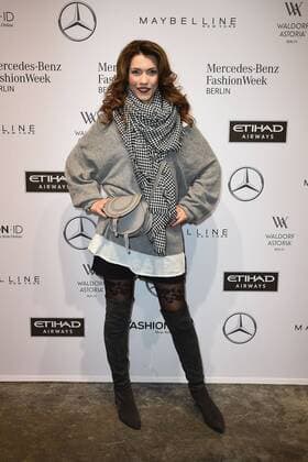 Annett Möller bei der Ankunft zur Lena Hoschek Modenschau am 17.01.2017 im Rahmen der Mercedes-Benz Fashion Week Herbst Winter 2017 in Berlin MBFW Fashionweek 2017 Januar in Berlin- Lena Hoschek Fashionshow 