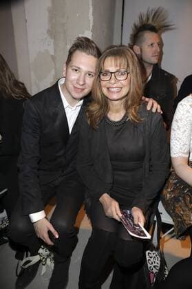 Maren Gilzer mit Belgeitung bei der Lena Hoschek Fashion Show auf der Mercedes-Benz Fashion Week Berlin Autumn Winter 2017. Berlin, 17.01.2017 Foto:xS.xGabschx xFuturexImage