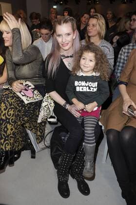 Mirja du Mont mit Begleitung bei der Lena Hoschek Fashion Show auf der Mercedes-Benz Fashion Week Berlin Autumn Winter 2017. Berlin, 17.01.2017 Foto:xS.xGabschx xFuturexImage