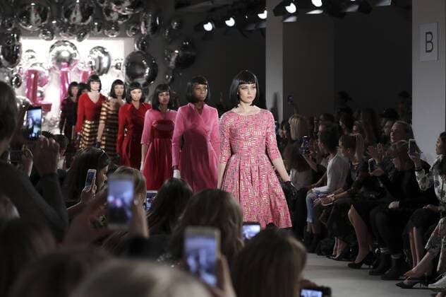 Models bei der Lena Hoschek Fashion Show auf der Mercedes-Benz Fashion Week Berlin Autumn Winter 2017. Berlin, 17.01.2017 Foto:xS.xGabschx xFuturexImage