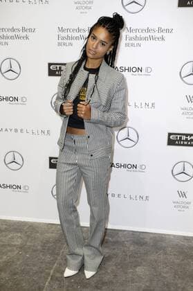Lary bei der Hien Le Fashion Show auf der Mercedes-Benz Fashion Week Berlin Autumn Winter 2017. Berlin, 17.01.2017 Foto:xS.xGabschx xFuturexImage