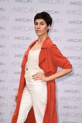 Jasmin Gerat bei der Ankunft zur Marc Cain Modenschau am 17.01.2017 im Rahmen der Mercedes-Benz Fashion Week Herbst Winter 2017 in Berlin MBFW Fashionweek 2017 Januar in Berlin- Marc Cain Fashionshow 
