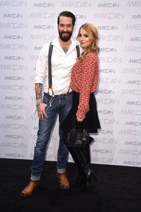 Alec Völkel und seine Ehefrau Johanna bei der Ankunft zur Marc Cain Modenschau am 17.01.2017 im Rahmen der Mercedes-Benz Fashion Week Herbst Winter 2017 in Berlin MBFW Fashionweek 2017 Januar in Berlin- Marc Cain Fashionshow 