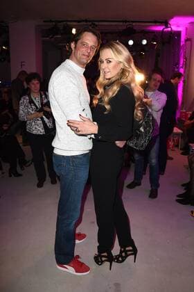 Jenny Elvers und Steffen von der Beeck bei der Riani Modenschau am 17.01.2017 im Rahmen der Mercedes-Benz Fashion Week Herbst Winter 2017 in Berlin MBFW Fashionweek 2017 Januar in Berlin- Riani Fashionshow 