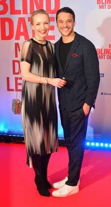 Mein Blind Date mit dem Leben Weltpremiere in Mathäser Filmpalast am 17. Januar 2017 Kostja Ullmann mit Gattin Janin Reinhadt