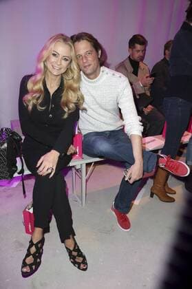 Jenny Elvers mit Freund Steffen von der Beeck bei der Riani Fashion Show auf der Mercedes-Benz Fashion Week Berlin Autumn Winter 2017. Berlin, 17.01.2017 Foto:xS.xGabschx xFuturexImage