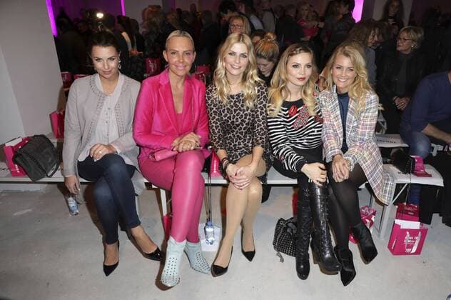 Annika Lau, Natascha Ochsenknecht, Tanja Bülter, Regina Halmich und Jennifer Knäble bei der Riani Fashion Show auf der Mercedes-Benz Fashion Week Berlin Autumn Winter 2017. Berlin, 17.01.2017 Foto:xS.xGabschx xFuturexImage