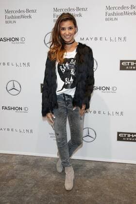 Nadine Menz - Ankunft zur Holy Ghost Fashion-Show im Rahmen der Mercedes-Benz Fashion Week Berlin Spring Summer 2017 Collections im Kaufhaus Jandorf in Berlin am 17.01.2017. Mercedes-Benz Fashion Week Berlin Spring Summer 2017 Collections