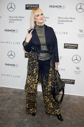 Monica Ivancan - Ankunft zur Holy Ghost Fashion-Show im Rahmen der Mercedes-Benz Fashion Week Berlin Spring Summer 2017 Collections im Kaufhaus Jandorf in Berlin am 17.01.2017. Mercedes-Benz Fashion Week Berlin Spring Summer 2017 Collections