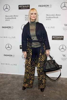 Monica Ivancan - Ankunft zur Holy Ghost Fashion-Show im Rahmen der Mercedes-Benz Fashion Week Berlin Spring Summer 2017 Collections im Kaufhaus Jandorf in Berlin am 17.01.2017. Mercedes-Benz Fashion Week Berlin Spring Summer 2017 Collections