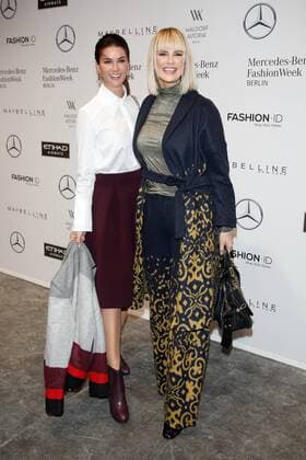Miriam Mack und Monica Ivancan - Ankunft zur Holy Ghost Fashion-Show im Rahmen der Mercedes-Benz Fashion Week Berlin Spring Summer 2017 Collections im Kaufhaus Jandorf in Berlin am 17.01.2017. Mercedes-Benz Fashion Week Berlin Spring Summer 2017 Collections