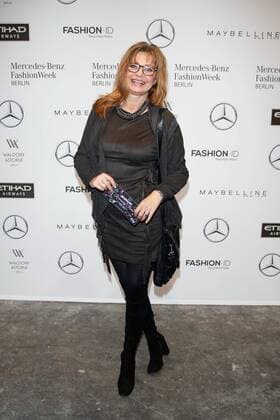 Maren Gilzer - Ankunft zur Lena Hoschek Fashion-Show im Rahmen der Mercedes-Benz Fashion Week Berlin Spring Summer 2017 Collections im Kaufhaus Jandorf in Berlin am 17.01.2017. Mercedes-Benz Fashion Week Berlin Spring Summer 2017 Collections