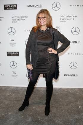 Maren Gilzer - Ankunft zur Lena Hoschek Fashion-Show im Rahmen der Mercedes-Benz Fashion Week Berlin Spring Summer 2017 Collections im Kaufhaus Jandorf in Berlin am 17.01.2017. Mercedes-Benz Fashion Week Berlin Spring Summer 2017 Collections