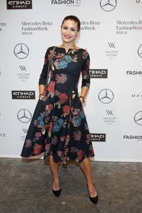Fiona Erdmann - Ankunft zur Lena Hoschek Fashion-Show im Rahmen der Mercedes-Benz Fashion Week Berlin Spring Summer 2017 Collections im Kaufhaus Jandorf in Berlin am 17.01.2017. Mercedes-Benz Fashion Week Berlin Spring Summer 2017 Collections