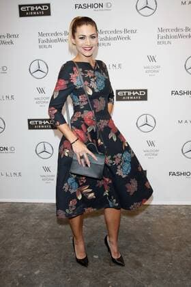 Fiona Erdmann - Ankunft zur Lena Hoschek Fashion-Show im Rahmen der Mercedes-Benz Fashion Week Berlin Spring Summer 2017 Collections im Kaufhaus Jandorf in Berlin am 17.01.2017. Mercedes-Benz Fashion Week Berlin Spring Summer 2017 Collections
