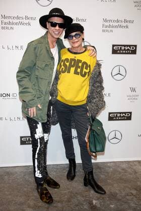 Maximilian Seitz und Barbara Engel - Ankunft zur Lena Hoschek Fashion-Show im Rahmen der Mercedes-Benz Fashion Week Berlin Spring Summer 2017 Collections im Kaufhaus Jandorf in Berlin am 17.01.2017. Mercedes-Benz Fashion Week Berlin Spring Summer 2017 Collections