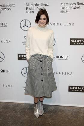 Lea van Acken - Ankunft zur Hien Le Fashion-Show im Rahmen der Mercedes-Benz Fashion Week Berlin Spring Summer 2017 Collections im Kaufhaus Jandorf in Berlin am 17.01.2017. Mercedes-Benz Fashion Week Berlin Spring Summer 2017 Collections