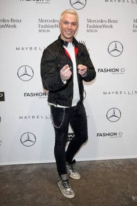 Julian David - Ankunft zur Riani Fashion-Show im Rahmen der Mercedes-Benz Fashion Week Berlin Spring Summer 2017 Collections im Kaufhaus Jandorf in Berlin am 17.01.2017. Mercedes-Benz Fashion Week Berlin Spring Summer 2017 Collections