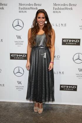 Sarah Lombardi - Ankunft zur Riani Fashion-Show im Rahmen der Mercedes-Benz Fashion Week Berlin Spring Summer 2017 Collections im Kaufhaus Jandorf in Berlin am 17.01.2017. Mercedes-Benz Fashion Week Berlin Spring Summer 2017 Collections