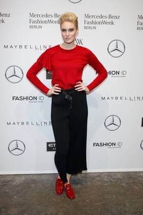 Kim Hnizdo - Ankunft zur Riani Fashion-Show im Rahmen der Mercedes-Benz Fashion Week Berlin Spring Summer 2017 Collections im Kaufhaus Jandorf in Berlin am 17.01.2017. Mercedes-Benz Fashion Week Berlin Spring Summer 2017 Collections