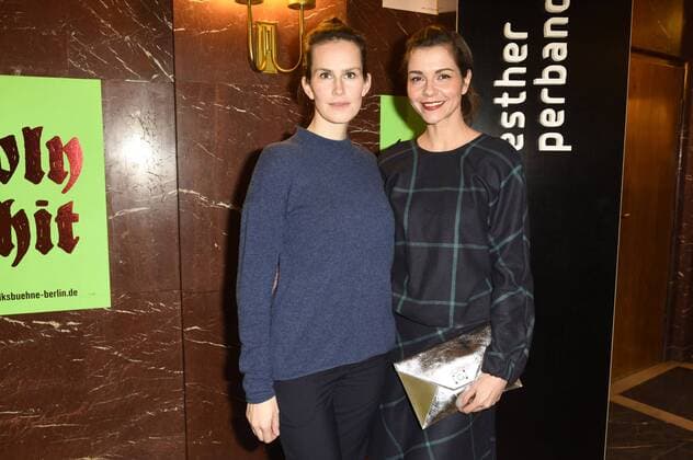 Saralisa Volm und Susan Hoecke bei der Esther Perbandt Fashion Show auf der Mercedes-Benz Fashion Week Berlin Autumn Winter 2017. Berlin, 17.01.2017 Foto:xF.xKernx xFuturexImage