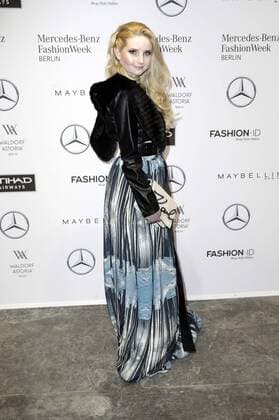Anna Hiltrop bei der Rebekka Ruetz Fashion Show auf der Mercedes-Benz Fashion Week Berlin Autumn Winter 2017. Berlin, 18.01.2017 Foto:xS.xGabschx xFuturexImage