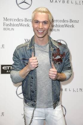 Julian David bei der Rebekka Ruetz Fashion Show auf der Mercedes-Benz Fashion Week Berlin Autumn Winter 2017. Berlin, 18.01.2017 Foto:xS.xGabschx xFuturexImage