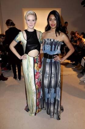 Kim Hnizdo und Anuthida Ploypetch bei der Rebekka Ruetz Fashion Show auf der Mercedes-Benz Fashion Week Berlin Autumn Winter 2017. Berlin, 18.01.2017 Foto:xS.xGabschx xFuturexImage