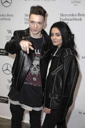 Roman Lochmann (Die Lochis) mit Nessie bei der Maisonnoee Fashion Show auf der Mercedes-Benz Fashion Week Berlin Autumn Winter 2017. Berlin, 18.01.2017 Foto:xS.xGabschx xFuturexImage