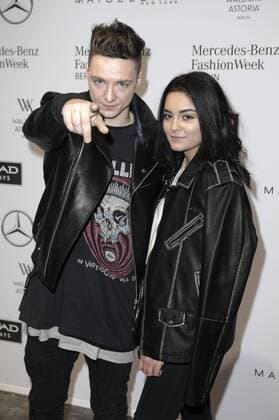 Roman Lochmann (Die Lochis) mit Nessie bei der Maisonnoee Fashion Show auf der Mercedes-Benz Fashion Week Berlin Autumn Winter 2017. Berlin, 18.01.2017 Foto:xS.xGabschx xFuturexImage