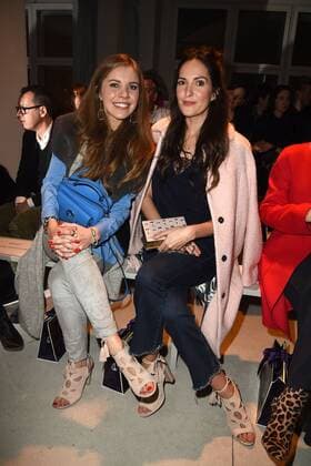Victoria Swarovski und Johanna Klum bei der Laurel Modenschau am 18.01.2017 im Rahmen der Mercedes-Benz Fashion Week Herbst Winter 2017 in Berlin MBFW Fashionweek 2017 Januar in Berlin- Laurel Modenschau 