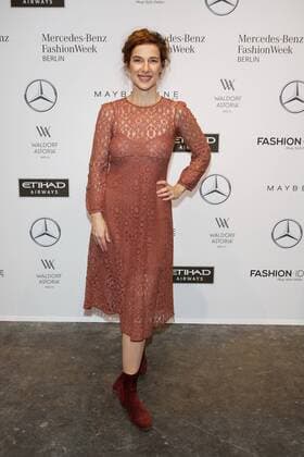 Clelia Sarto - Ankunft zur Rebekka Ruètz Fashion-Show im Rahmen der Mercedes-Benz Fashion Week Berlin Spring Summer 2017 Collections im Kaufhaus Jandorf in Berlin am 18.01.2017. Mercedes-Benz Fashion Week Berlin Spring Summer 2017 Collections