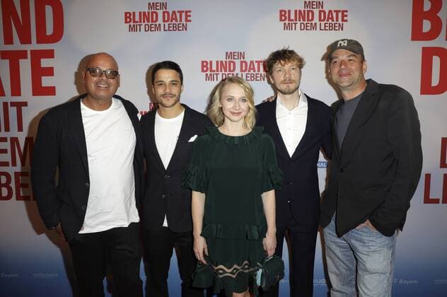 Saliya Kahawatte, Kostja Ullmann, Anna Maria Mühe, Jacob Matschenz und Marc Rothemund bei der Premiere des Kinofilms Mein Blind Date mit dem Leben im Kino in der Kulturbrauerei. Berlin, 18.01.2017 Foto:xS.xGabschx xFuturexImage